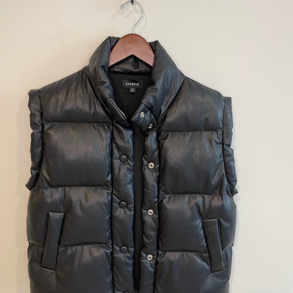Evereve Black Faux Leather Vest Size Small - Picture 6 of 13